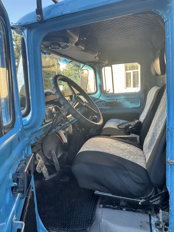 ZIL 1989 yil Sotiladi 8 ZIL 1989 yil Sotiladi 8