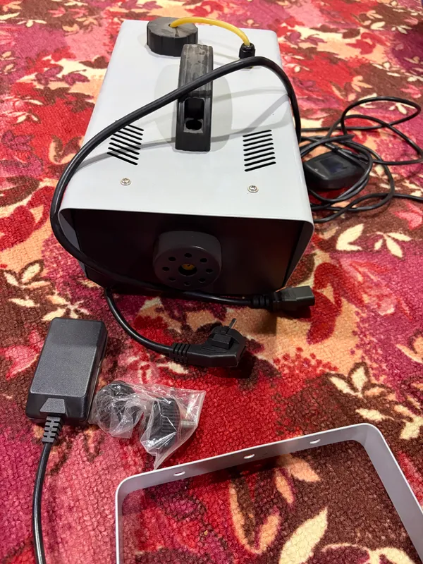 Продам дым-машину FM-1200 LED Полный комплект 2