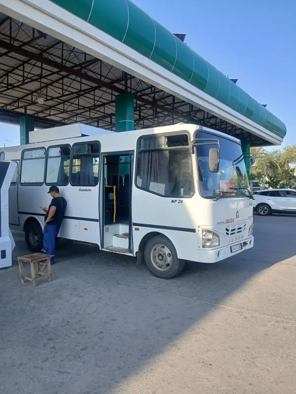 Isuzu NP 26 Metan 4 Isuzu NP 26 Metan 4