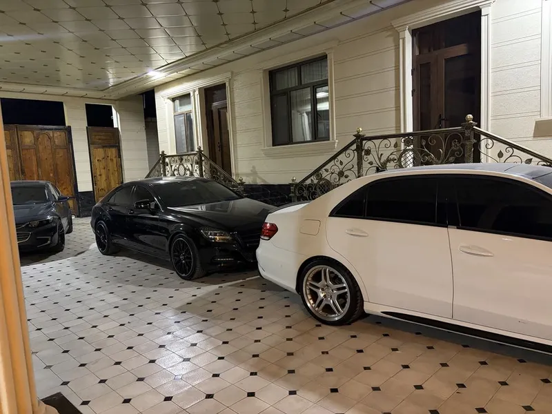 Cls w218 капот родной краска Cls w218 капот родной краска