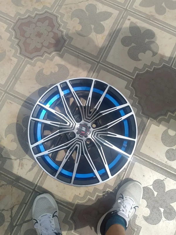 Disk sotiladi 15razmerda