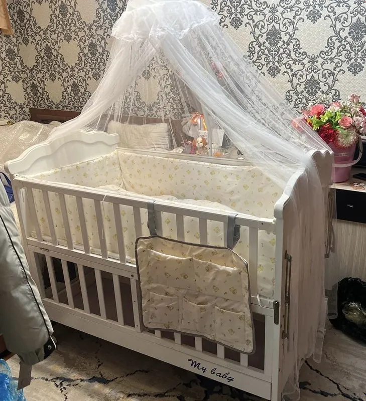 Продается детская кроватка .