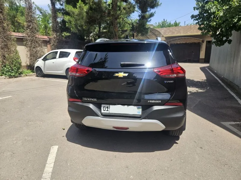 Chevrolet Tracker 2 Premier plus — фото 2