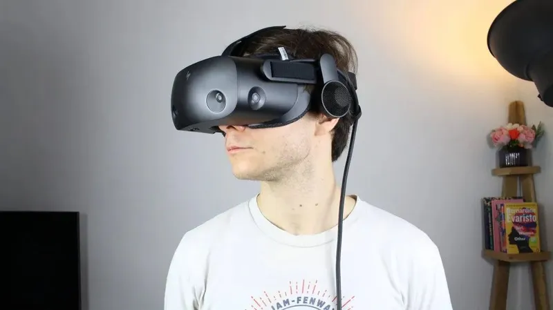 VR helment HP Reverb G2 V2 шлем виртуальной реальности 2 VR helment HP Reverb G2 V2 шлем виртуальной реальности 2