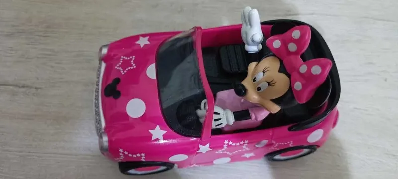 Qizlar uchun Minnie mashinachasi 4