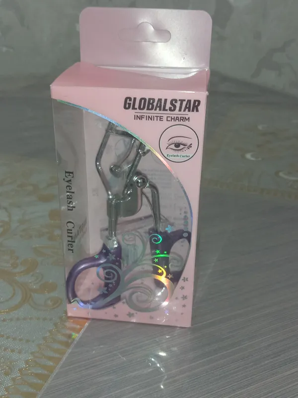 Eyelash curler