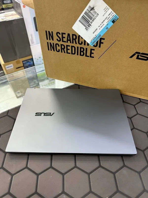 Asus ZenbookQ415. — фото 1
