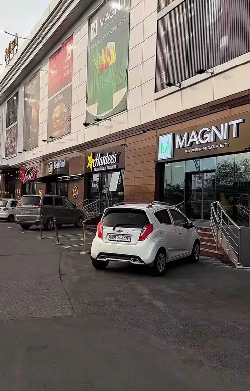 м.Дружба Народов Караташ Медиапарк 2-этаж 920 м² с ремонтом