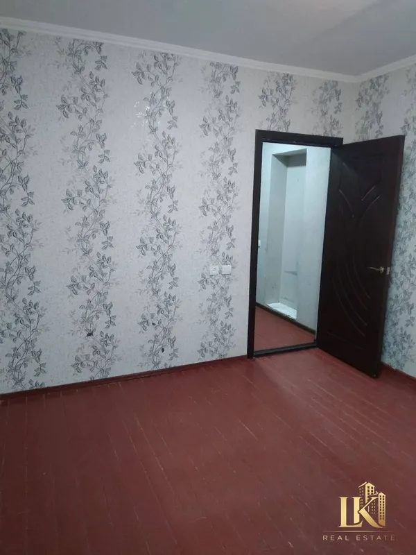 Shaxsiy sanuzelli yotoqxonada shinam xona sotiladi (18 m²) 3