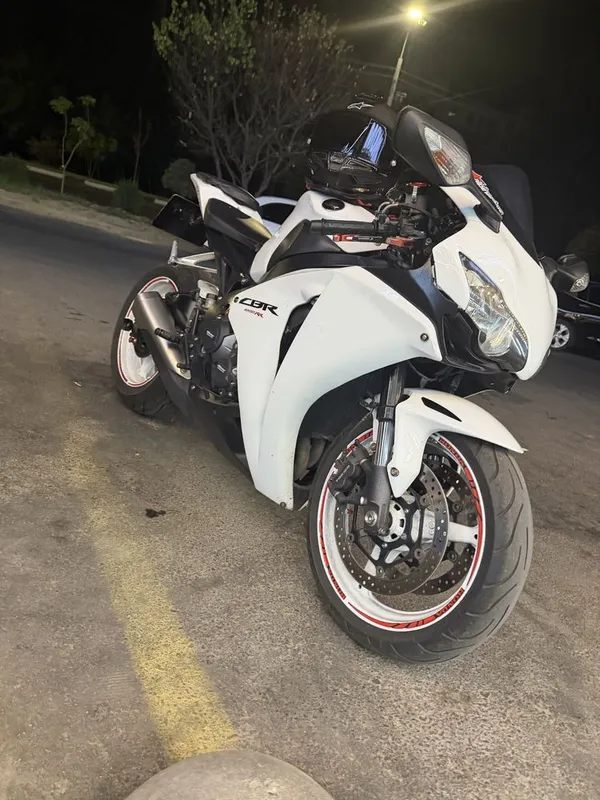 Honda cbr 1000rr 1 Honda cbr 1000rr 1