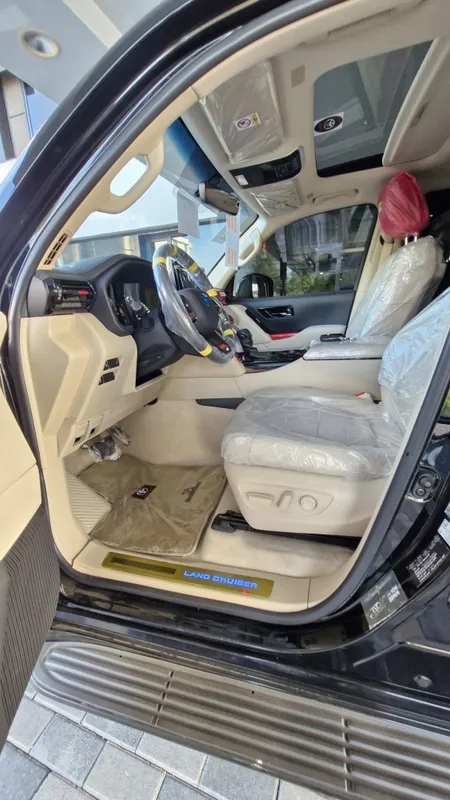 Toyofa Land Cruiser 300 VXGR 2024 yil японка 7 места фул пазитсия — фото 4