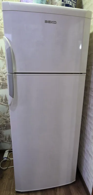 Двухкамерных холодильник BEKO 1