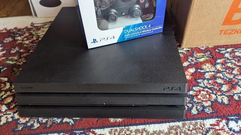 Playstation 4 Pro 1tb+2 ta yangi joystick+450 ta uyin 3