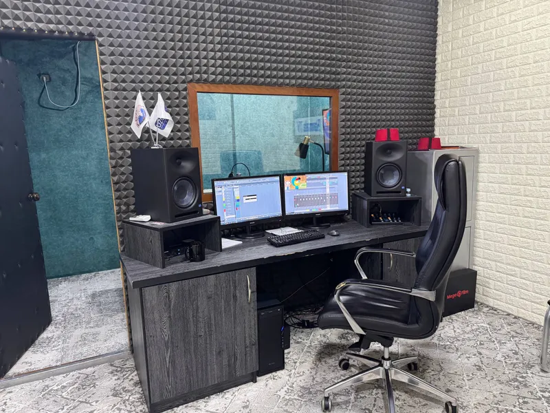 Professional ovoz yozish studiyasi sotiladi!
