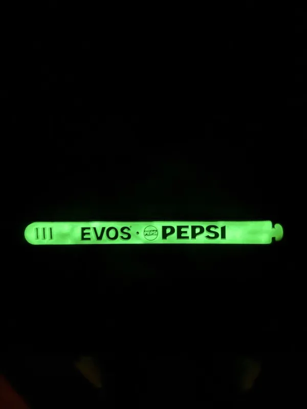 Светящийся в темноте браслет от PEPSI