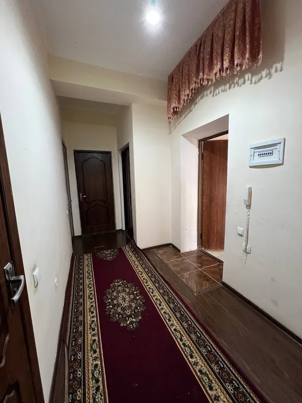 2/2/5 сотилади. 63м²