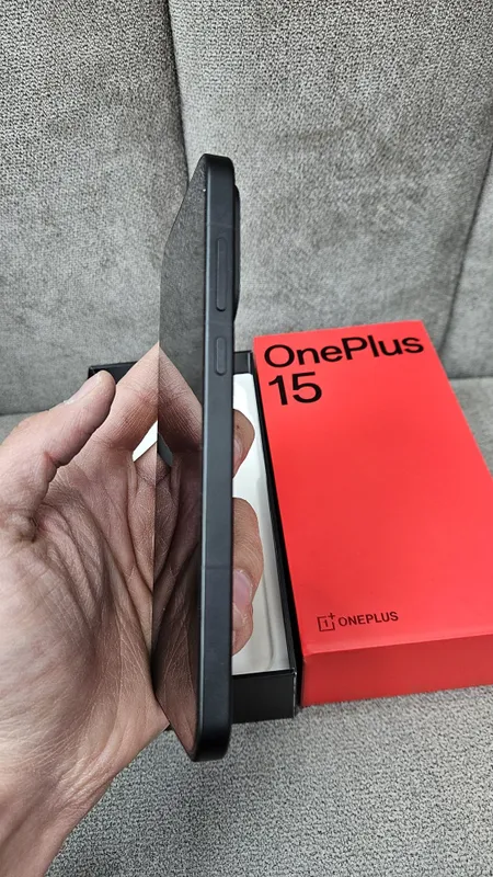 OnePlus 15 12/256GB Б/У как новый Глобальный прошивкой — фото 3