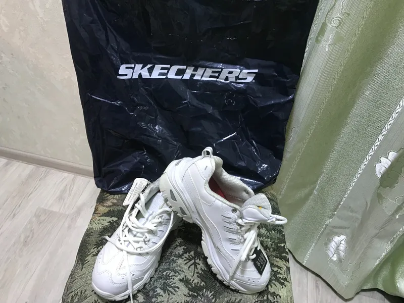 Белые кроссовки унисекс с укрепленным носком Skechers 8