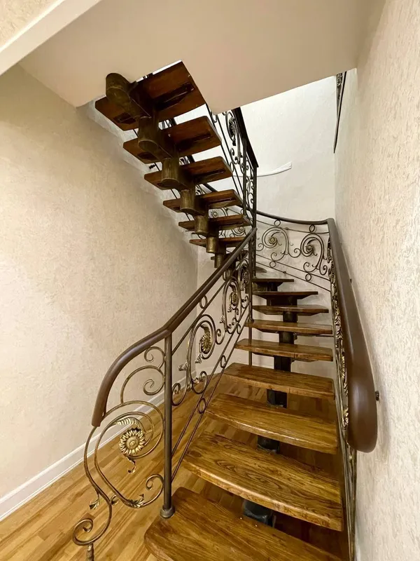 5-комнатная квартира, 300 м², Мирабад 9 5-комнатная квартира, 300 м², Мирабад 9