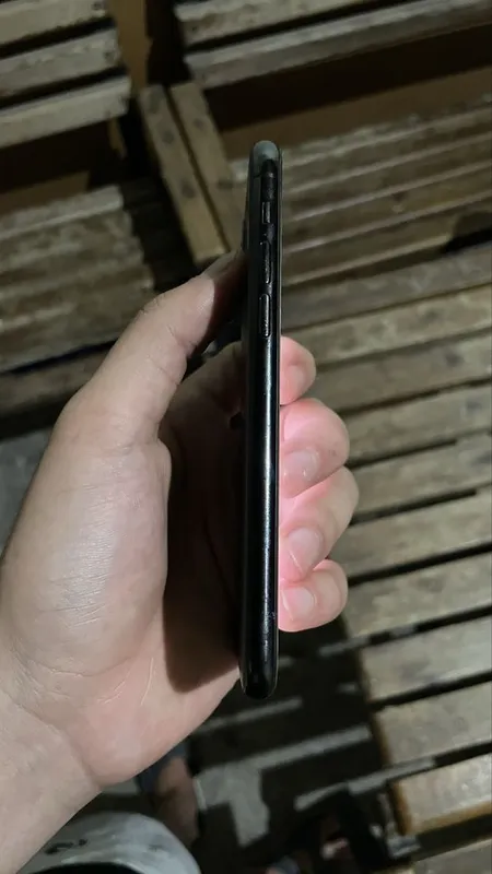 Iphone 11 pro yaxshi holatda 4