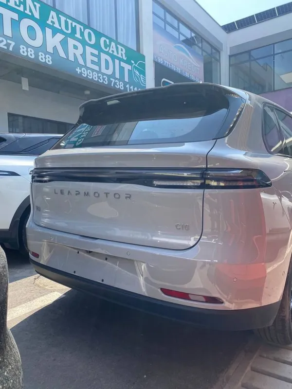 Leapmotor C10 гибрид 2025 год 2