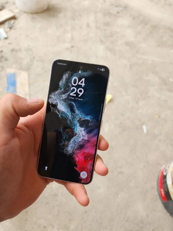 Samsung S22 xotira 256