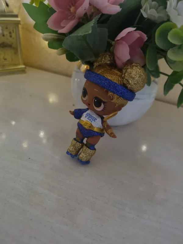 mini qoʻgʻirchoq (LOL)