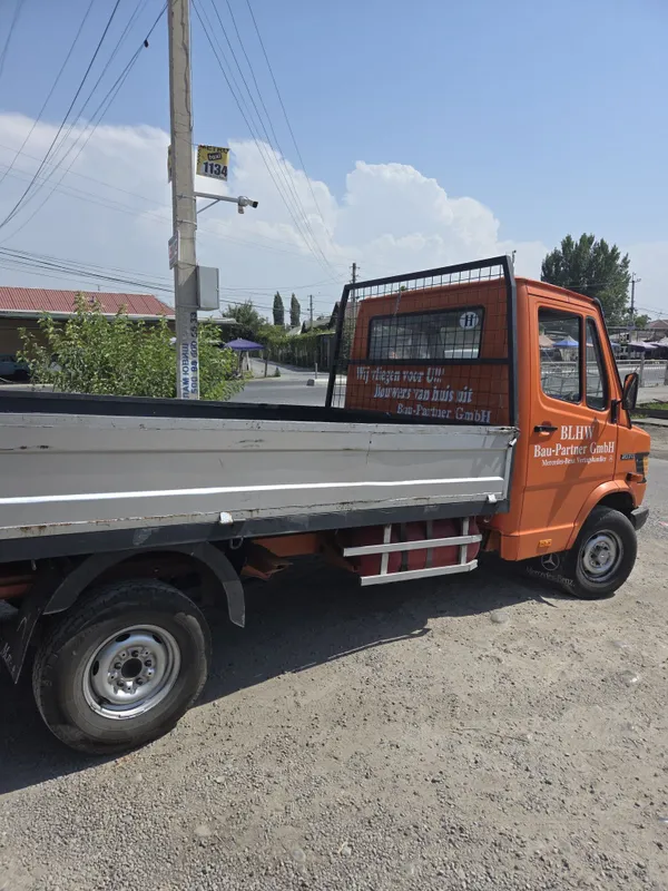 Mersedes benz 310 1