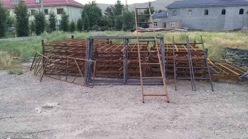 Metall bazaga balgarka svarkada ishlaydigan ishchi kk 1 Metall bazaga balgarka svarkada ishlaydigan ishchi kk 1