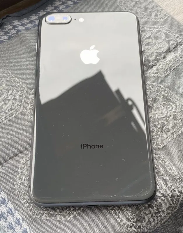 Iphone 8 puls telfonga jovob garntya berlad 2