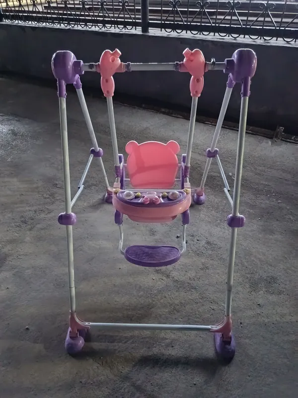 Качеля 150 тыс детская б/у не новая