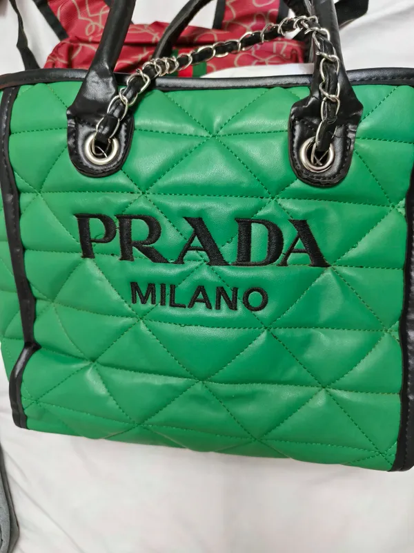 sumka prada