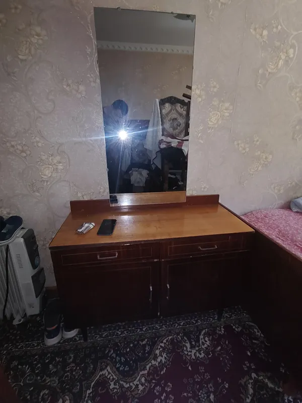шкаф ва тримо сотилади