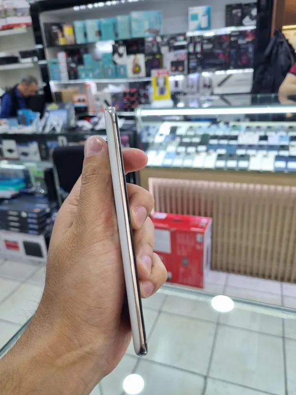 Samsung S 20 5 G naxt nasiya bor 6