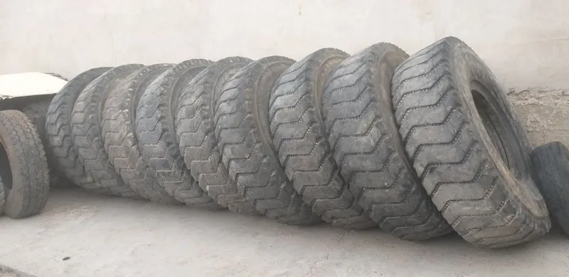 Продам шины погрузчика и для кран
