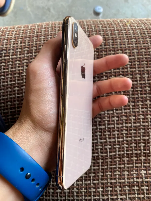 iPhone XS Max 4