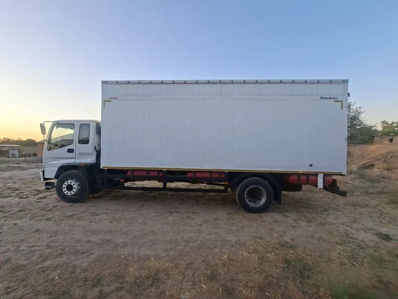 Katta Isuzu sotiladi 4