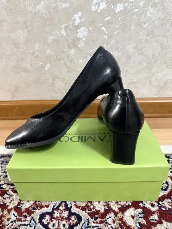 Продам черные женские туфли 6 Продам черные женские туфли 6