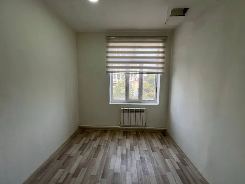 Аренда Под Офис 10м2, 3 этаж! Недалеко Метро Бодомзор 1 линия 150$!! — фото 1
