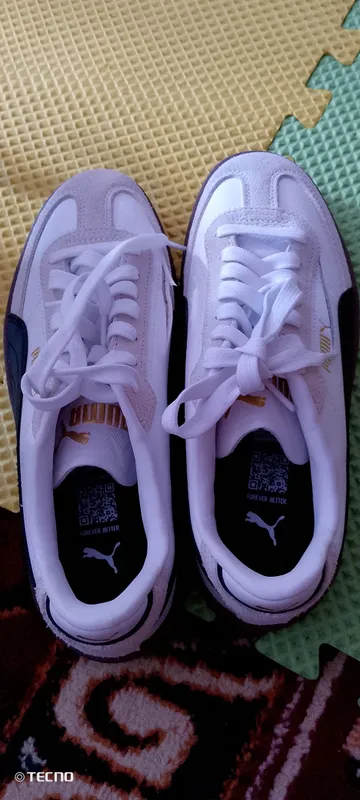 Кроссовки Puma, состояние новое, есть небольшое повреждение, размеры 37–38 3 Кроссовки Puma, состояние новое, есть небольшое повреждение, размеры 37–38 3
