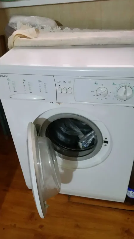 Итальянская стиральная машина "Indesit WG 434 TXR" на 5 кг, б/у 4 Итальянская стиральная машина "Indesit WG 434 TXR" на 5 кг, б/у 4