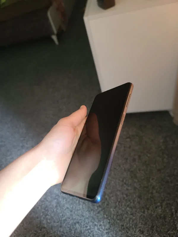 Samsung srochna sotiladi