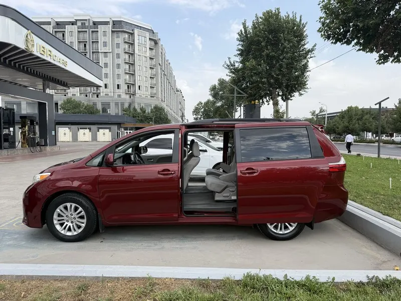 Toyota Siena семейный, удобный, идеальный, чистый, расхода нет, цену согласуем 3
