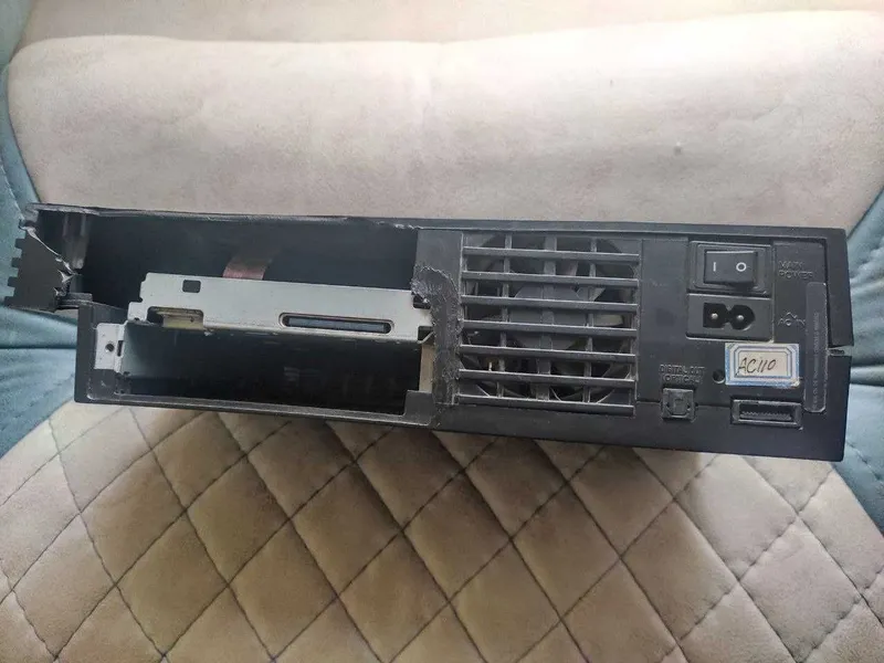 Продаётся на запчасти рабочая Sony PS 2 30005 . Работает от 110 вольт — фото 3