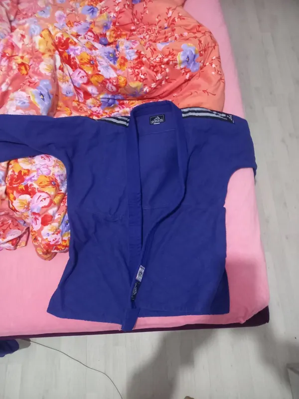 ADIDAS kimono, 13–15 yoshli o‘g‘il bola uchun 1 ADIDAS kimono, 13–15 yoshli o‘g‘il bola uchun 1