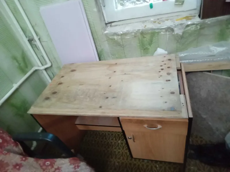 Стол с тумбочкой — фото 1