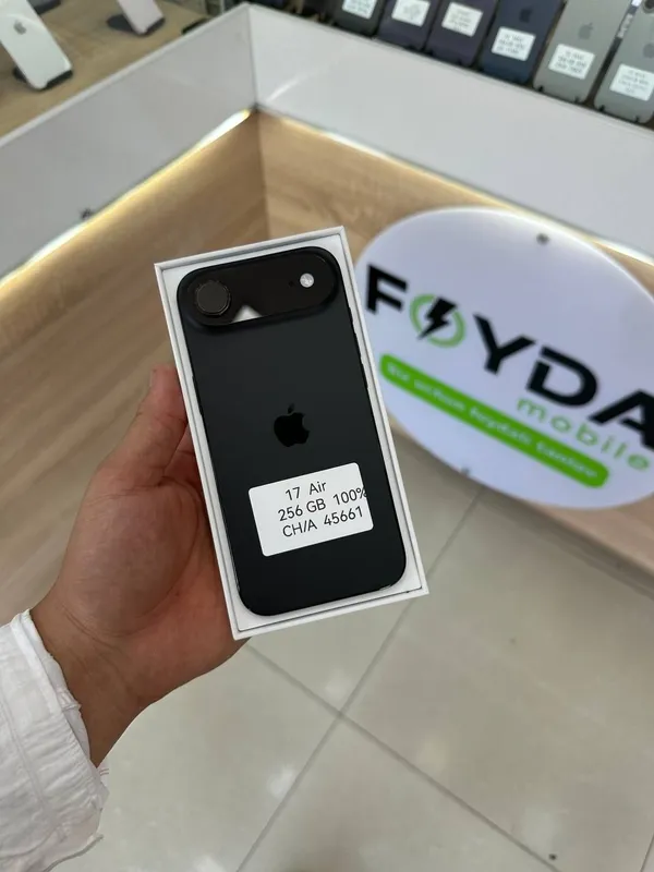 IPhone 17 Air. . 2