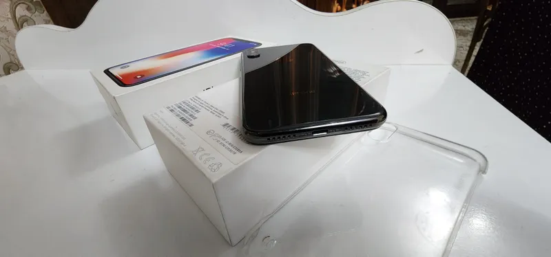 iphone X LL/A 256GB Karobka Dk aybi Face 2