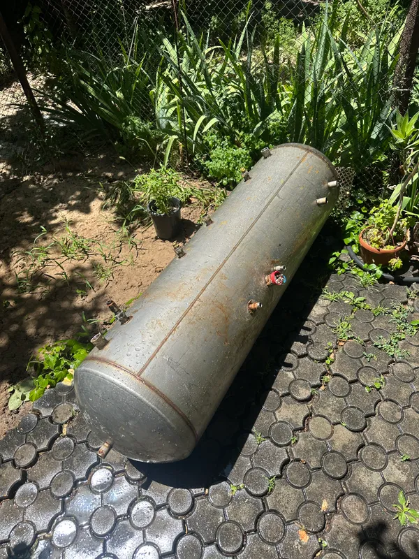 Nerjaveyka bak, yomkost 300L