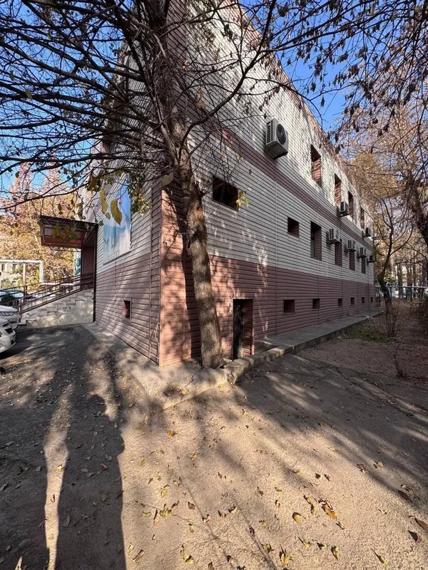 продаётся клиника Чиланзар 915 м²
